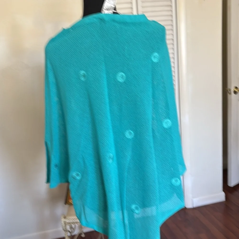 Poncho NWT - Picture 3 of 6